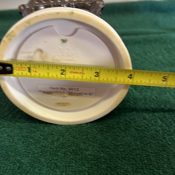 Vintage Melody in Motion Collectable Figurine - Picture 5 of 6